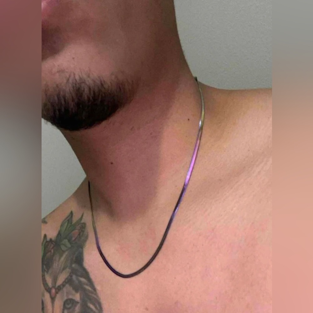 New Minimalist Aura Iridescent Oil Slick Herringbone Chain Necklace Unisex - Picture 9 of 16